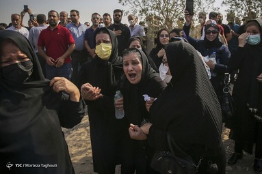 تشییع پیکر دو برادر جانباخته حادثه متروپل
