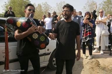 تشییع پیکر دو برادر جانباخته حادثه متروپل