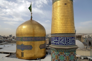 شستشوی گنبد مطهر رضوی در آستانه ولادت امام رضا (ع)