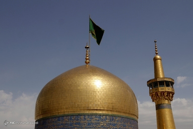شستشوی گنبد مطهر رضوی در آستانه ولادت امام رضا (ع)