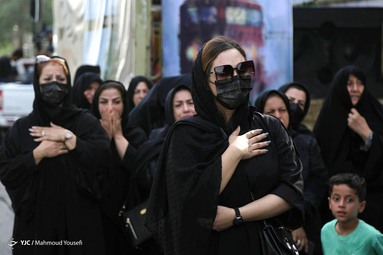 تشییع پیکر جان باختگان قطار مسافری مشهد - یزد