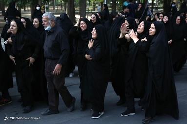 تشییع پیکر جان باختگان قطار مسافری مشهد - یزد