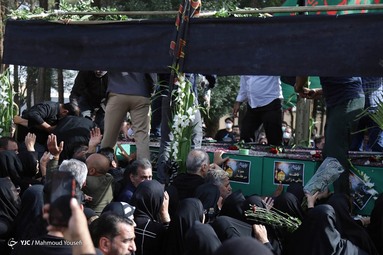تشییع پیکر جان باختگان قطار مسافری مشهد - یزد