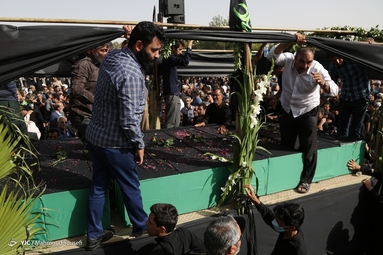 تشییع پیکر جان باختگان قطار مسافری مشهد - یزد