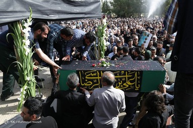 تشییع پیکر جان باختگان قطار مسافری مشهد - یزد