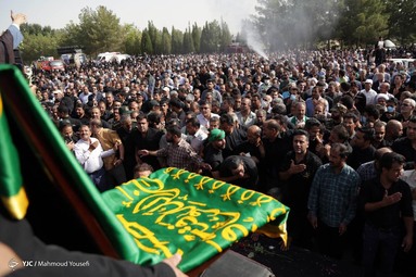 تشییع پیکر جان باختگان قطار مسافری مشهد - یزد