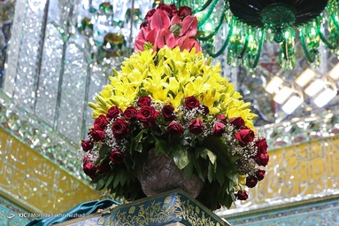 گل آرایی ضریح مطهر رضوی به مناسبت دهه کرامت