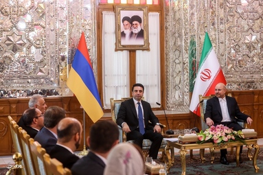 دیدار روسای مجلس ایران و ارمنستان