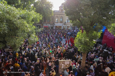 افتتاحیه بیست و هفتمین جشنواره بین‌المللی تئاتر کودک و نوجوان