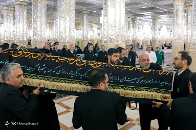 تشییع پیکر مرحوم مهدوی دامغانی در حرم امام رضا (ع)