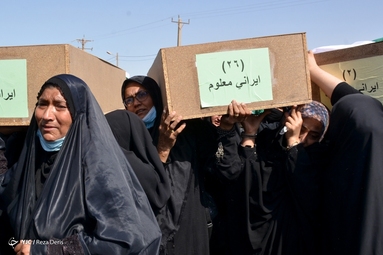 ورود پیکر‌های ۷۲ شهید دوران دفاع مقدس به کشور - شلمچه