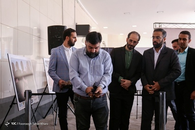 نمایشگاه عکس و پوستر «آبادان روایت همدلی» - ایوان انتظار میدان ولیعصر (عج)