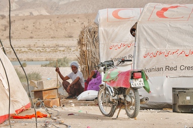 ادامه عملیات امداد رسانی و آواربرداری در روستای سایه خوش - هرمزگان