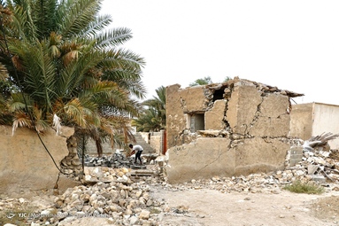 ادامه عملیات امداد رسانی و آواربرداری در روستای سایه خوش - هرمزگان