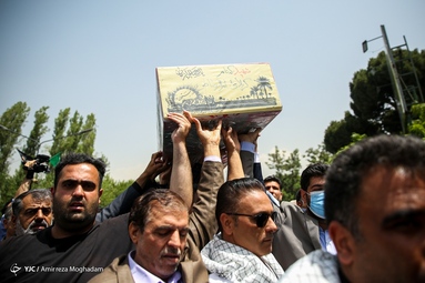 مراسم تشییع و خاکسپاری پیکر‌های دو شهید گمنام دفاع مقدس - مجموعه ورزشی انقلاب تهران