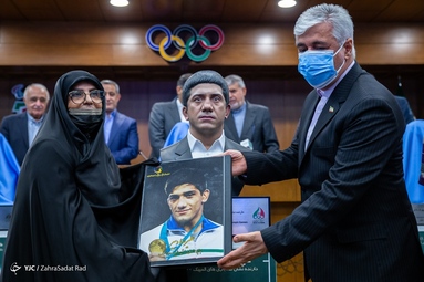 مراسم رونمایی از سردیس المپین‌های افتخارآفرین ورزش