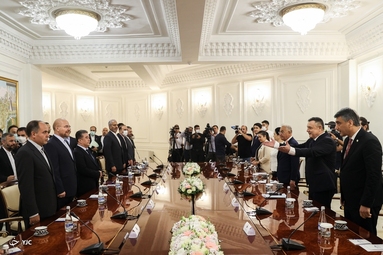 دیدار رئیس مجلس سنای ازبکستان با دکتر محمدباقر قالیباف