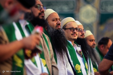 آغاز جشن های غدیر با احتزاز پرچم غدیر بر فراز ایوان طلا  حرم حضرت امام  علی (ع) - نجف اشرف
