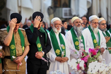 آغاز جشن های غدیر با احتزاز پرچم غدیر بر فراز ایوان طلا  حرم حضرت امام  علی (ع) - نجف اشرف