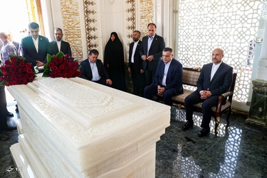 محمدباقر قالیباف رئیس مجلس شورای اسلامی، از مراکز فرهنگی و تاریخی شهرهای سمرقند و بخارا بازدید کرد