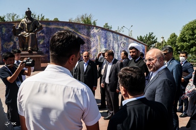 محمدباقر قالیباف رئیس مجلس شورای اسلامی، از مراکز فرهنگی و تاریخی شهرهای سمرقند و بخارا بازدید کرد