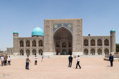 محمدباقر قالیباف رئیس مجلس شورای اسلامی، از مراکز فرهنگی و تاریخی شهرهای سمرقند و بخارا بازدید کرد