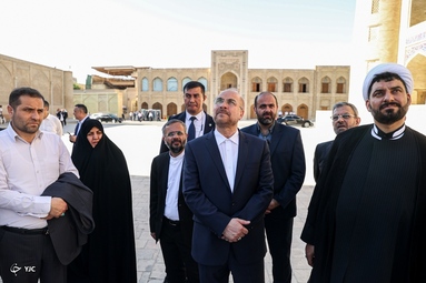 محمدباقر قالیباف رئیس مجلس شورای اسلامی، از مراکز فرهنگی و تاریخی شهرهای سمرقند و بخارا بازدید کرد