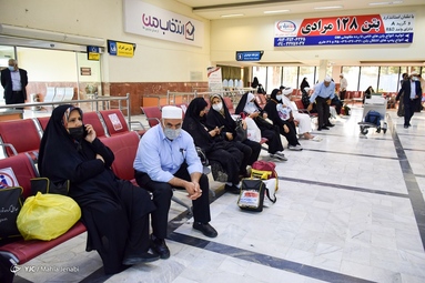 بازگشت نخستین گروه حجاج ایرانی به کشور - کرمان