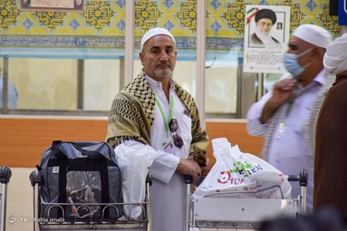 بازگشت نخستین گروه حجاج ایرانی به کشور - کرمان