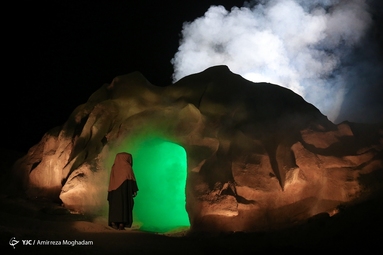 نمایش روشنای شب تار