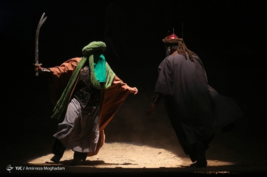 نمایش روشنای شب تار