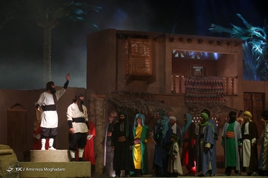نمایش روشنای شب تار