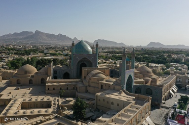 بازسازی غیر اصولی و اعوجاج در گنبد مسجد امام (ره) - اصفهان