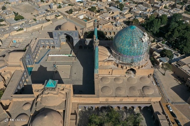 بازسازی غیر اصولی و اعوجاج در گنبد مسجد امام (ره) - اصفهان