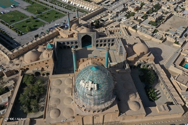 بازسازی غیر اصولی و اعوجاج در گنبد مسجد امام (ره) - اصفهان