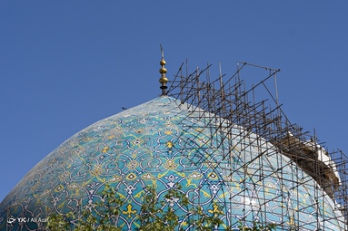 بازسازی غیر اصولی و اعوجاج در گنبد مسجد امام (ره) - اصفهان