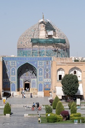بازسازی غیر اصولی گنبد مسجد شیخ لطف الله - اصفهان