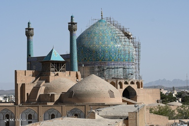 بازسازی غیر اصولی و اعوجاج در گنبد مسجد امام (ره) - اصفهان