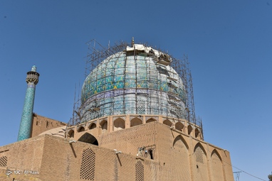 بازسازی غیر اصولی و اعوجاج در گنبد مسجد امام (ره) - اصفهان