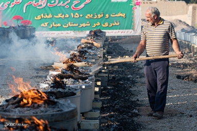 پخت و توزیع ۱۵۰دیگ غذای نذری به مناسبت عید غدیر خم - مبارکه اصفهان