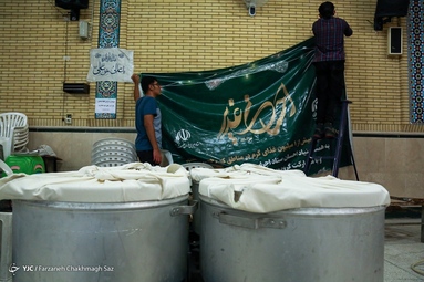 طبخ و توزیع ۴۰ هزار پرس غذا در طرح احسان غدیر - شیراز