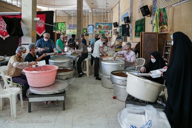 طبخ و توزیع ۴۰ هزار پرس غذا در طرح احسان غدیر - شیراز