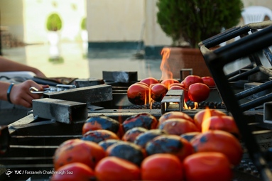 طبخ و توزیع ۴۰ هزار پرس غذا در طرح احسان غدیر - شیراز