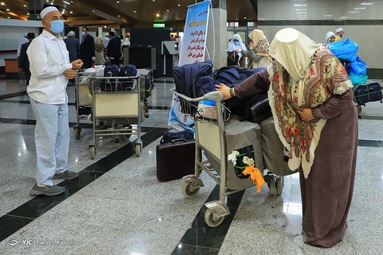 ورود نخستین گروه از حجاج بیت الله الحرام ترکمن استان گلستان - فرودگاه بین المللی شهدای گرگان