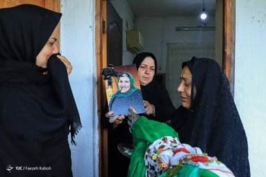 آیین «علم گردان» یا «عَلَم گَردِش» با بیش از یک قرن سابقه طبق سنتی دیرینه در روستای کفشگیری گرگان برگزار شد