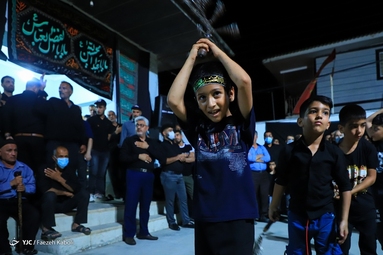 آیین «علم گردان» یا «عَلَم گَردِش» با بیش از یک قرن سابقه طبق سنتی دیرینه در روستای کفشگیری گرگان برگزار شد