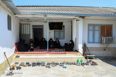 مراسم عزاداری حضرت اباعبدالله الحسین (ع) در روستای جهان نما با ساده ترین امکانات برگزار می شود - گلستان