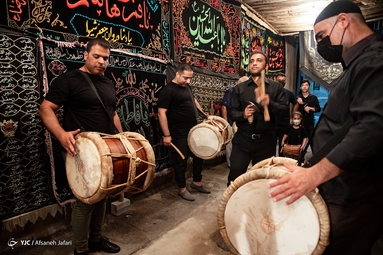 سینه زنی سنتی بوشهر یکی از اشکال عزاداری در جنوب کشور است