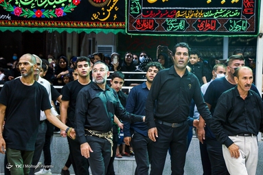 سینه زنی سنتی بوشهر یکی از اشکال عزاداری در جنوب کشور است