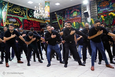 سینه زنی سنتی بوشهر یکی از اشکال عزاداری در جنوب کشور است